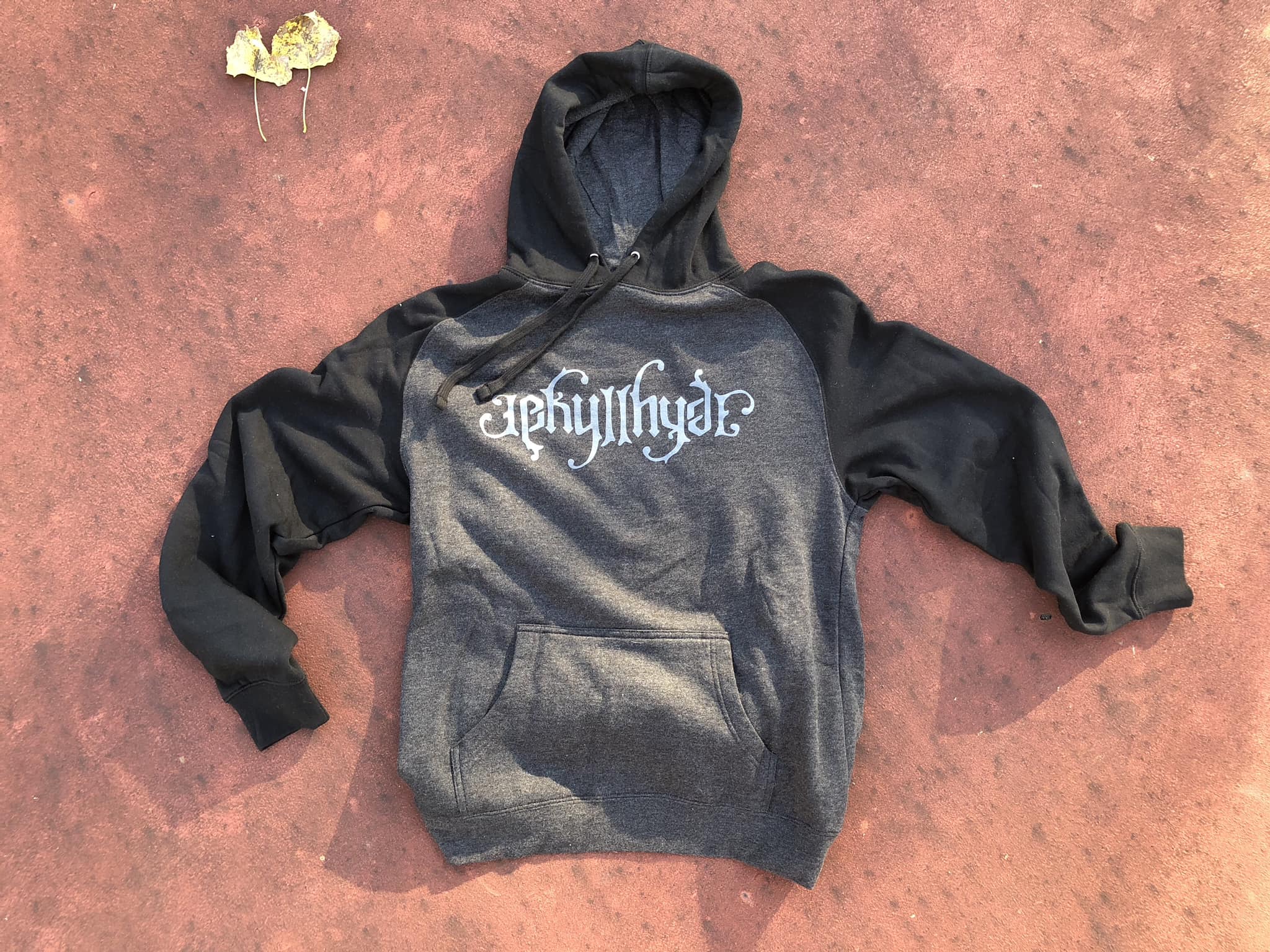 Contrast hoodie – Jekyllhyde Apparel